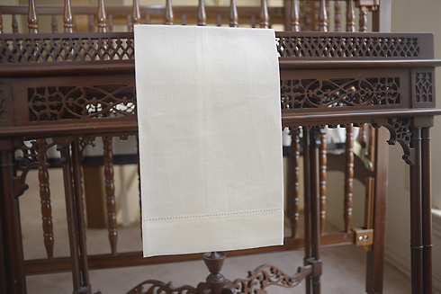 English Bone China colored. Linen Hemstitch Guest Towel - Click Image to Close